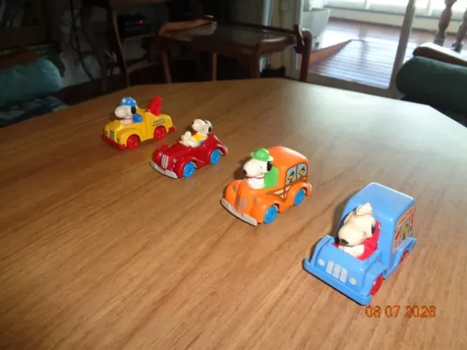 Lote com 4 Snoopy Car Da Estrela
