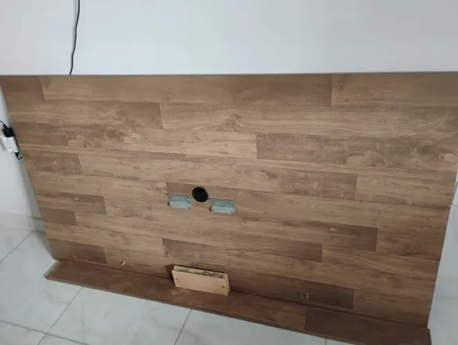 Painel de tv em ótimo estado. Vendo painel de tv muito conservado e lindo para sala.,