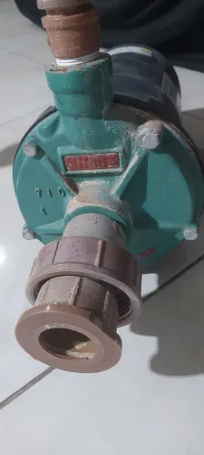 Bomba trifasica 3 CV Bem novinha