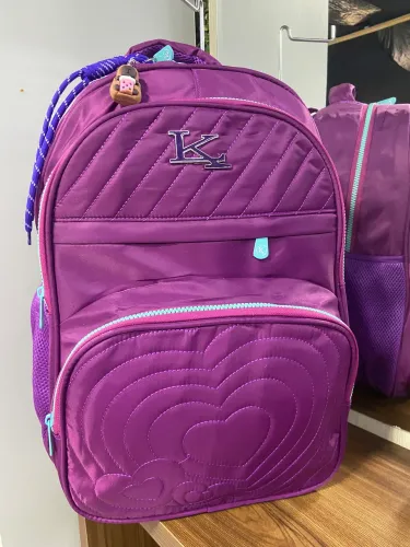 Vendo mochila grande nova R$100