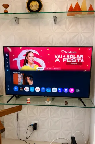 Samsung Smart TV 50 4K Crystal UHD  UN50CU7700