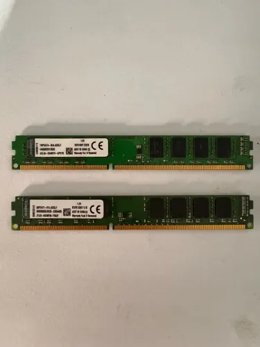 Memória RAM DDR3 16GB 1600MHz 2 pentes de 8GB