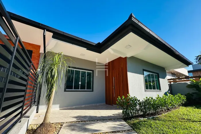 Casa com 131m², 3 dormitórios com suíte na Pedra Branca
