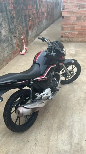 Vendo Honda Titan, 160 tudo original 