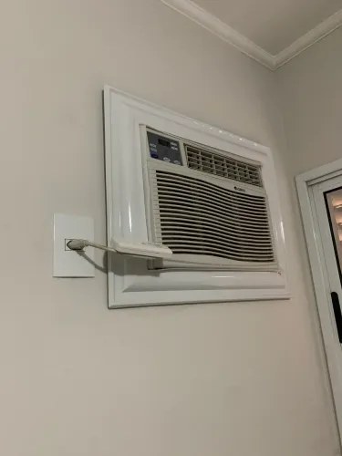 Ar-condicionado 220V em perfeito estado - R$ 700