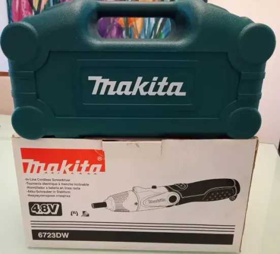 Parafusadeira Dobrável à Bateria 48V 1/4 Pol com Maleta de Acessórios Makita