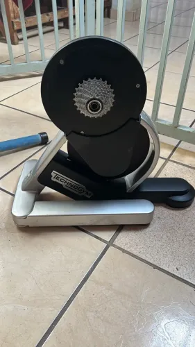 Rolo Smart Technogym MyCycling Prata