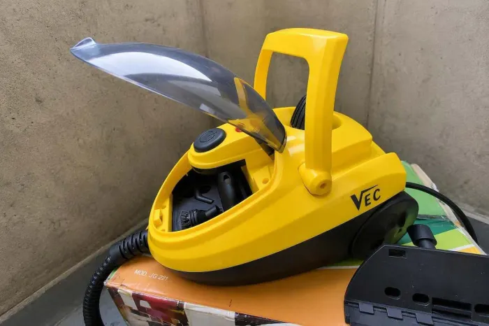 Vaporizador e Higienizador a Vapor VEC Amarelo - Limpeza Pesada com Acessórios