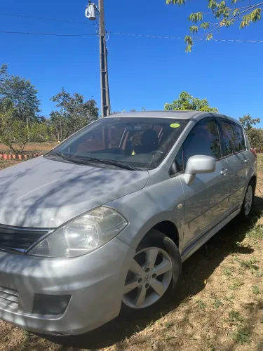 Nissan Tiida SL 1.8/1.8 Flex 16V Mec. 2012