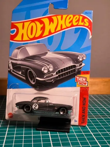Hot Wheels - '62 Corvette