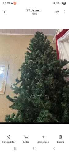 Vendo arvore de natal d 2.40 altura bem cheia 
