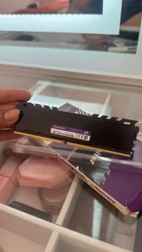 Vendo memória RAM Atermiter de 8GB DDR4, ideal para computadores de mesa (PC desktop).