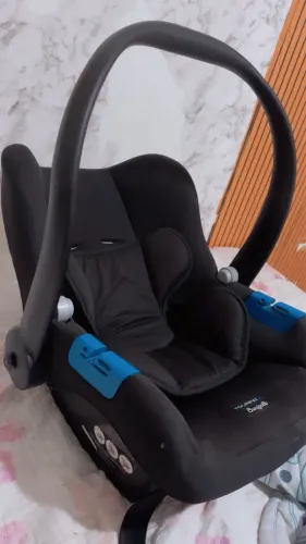 Vende-se bebê conforto 