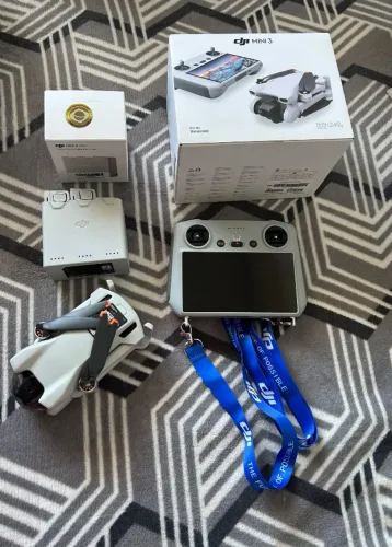 Dji mini 3 + 2 Baterias + RC com tela