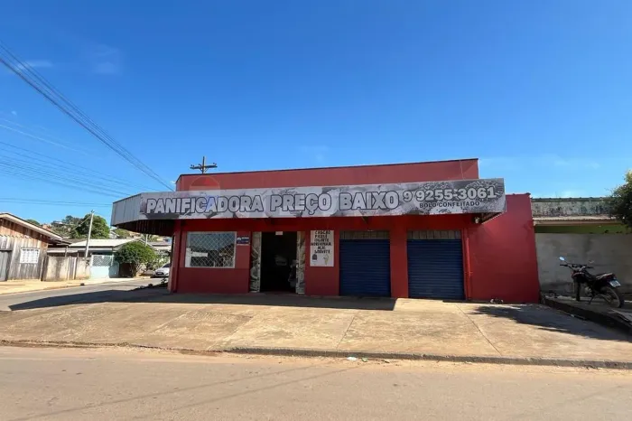 Oportunidade Comercial e Residencial no Setor 07: Padaria Equipada com Clientela Fidelizad