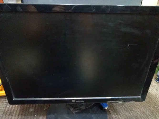 Monitor 15 pol127 volts funcionando normal 