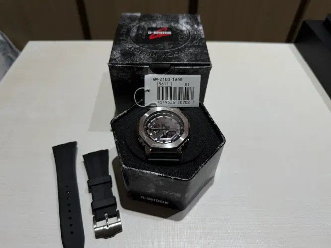 Relógio CASIO G-SHOCK GM-2100-1ADR
