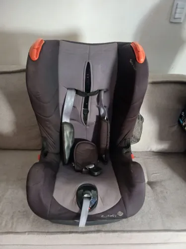 Cadeirinha bebe conforto 200 reais