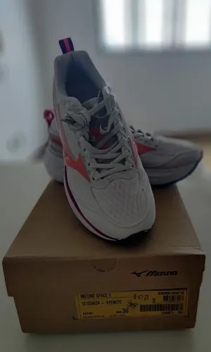 Mizuno Space 5, na cor Arenito-ORIGINAL.