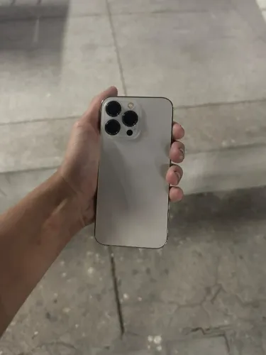 iPhone 13 pro<br>*128 gb, todo original*<br>*Bateria 77%*<br>*2.500$*