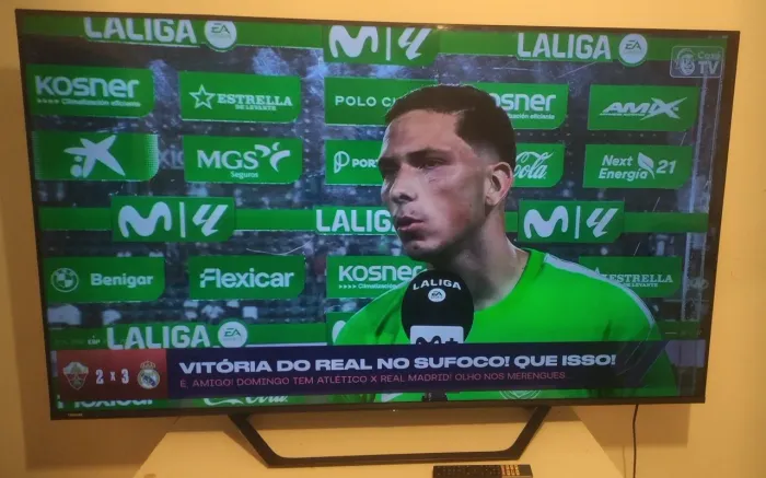 Tv Toshiba 65 polegadas smart 4k funcionando tudo perfeitamente troco por outra tv menor