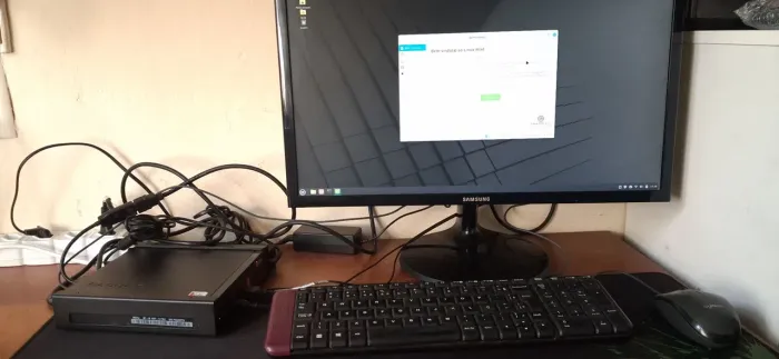 Mini desktop Lenovo AMD