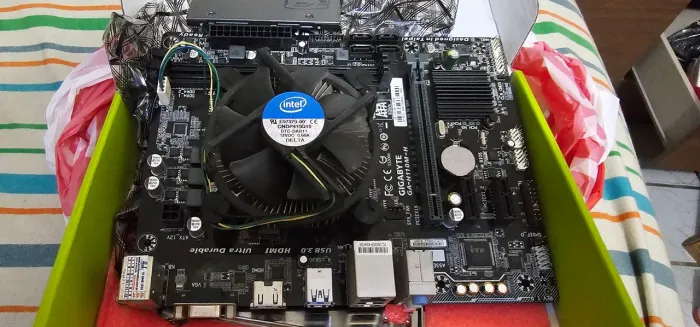 Kit upgrade placa mae e processador core i7 7700.