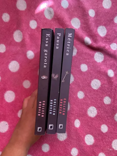 SEBO: livro triologia Slammed de Colleen Hoover