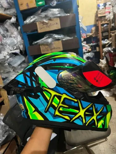 Capacete esportivo TEXX 