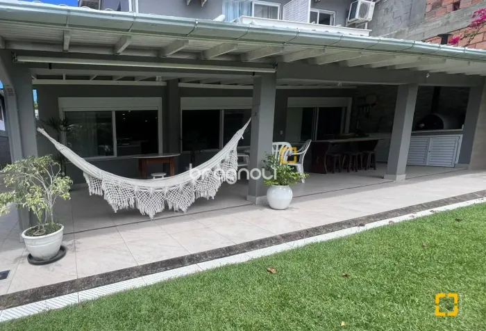 BROGNOLI VENDE- Casa ampla a beira mar na Cachoeira do Bom Jesus