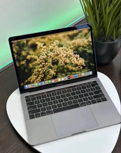 MACBOOK PRO i5 TOUCH BAR 2017