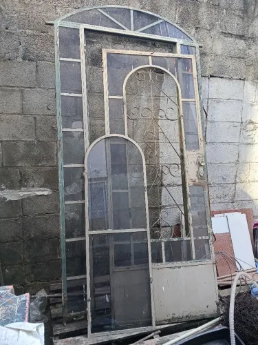Porta de Ferro Excelente Estado 