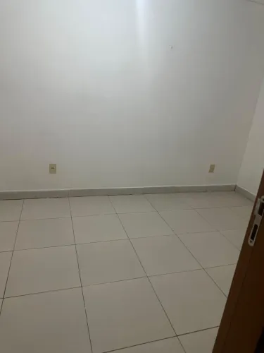 Alugo quarto para mulher no BESSA