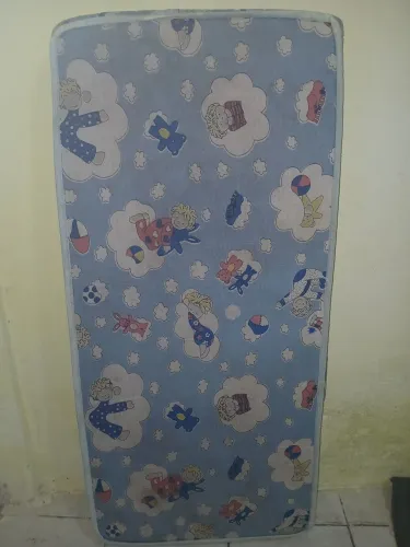 Doando colchão para berço