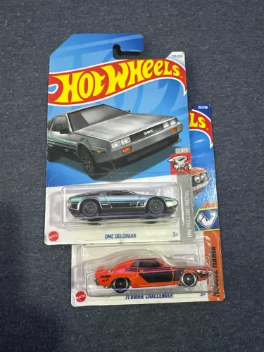 Hot wheels deloren Th + dodge challenger