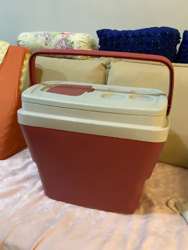 caixa térmica 28l soprano (usada)