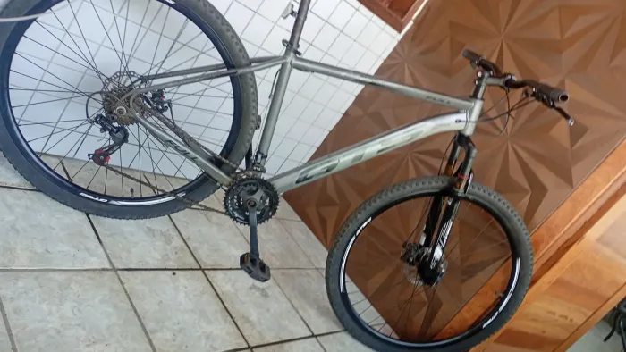 Bicicleta aro 29 toda revisada e lubrificada entrego vila velha 600$