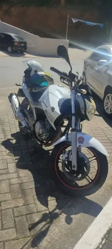 Fazer 250