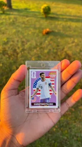 Christian Pulisic Purple Extra Sticker Copa do Mundo 2026 Panini Rara