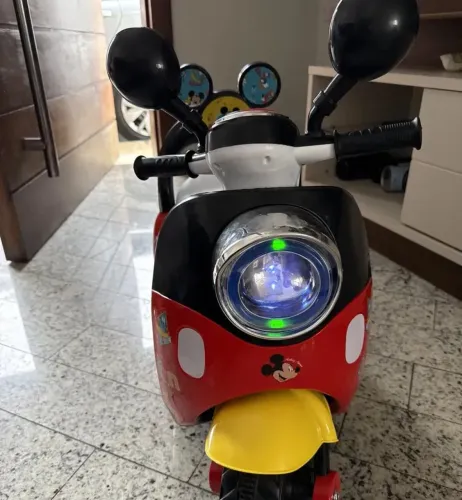 Lambreta elétrica infantil