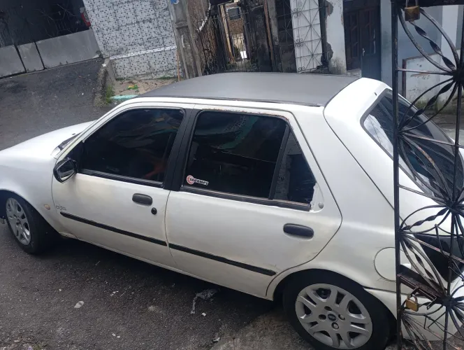Ford Fiesta GL 1.0 5P 2000