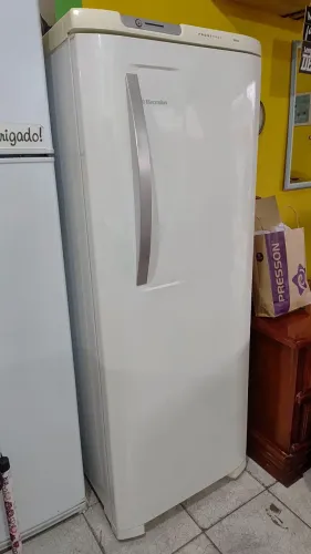 Electrolux frost free 220 wts 380 litros ótimo estado