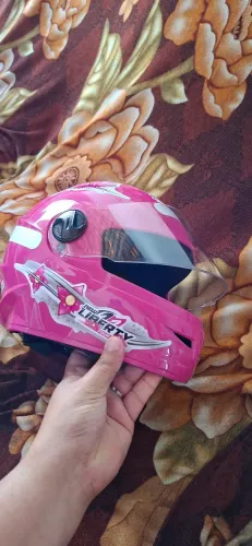 Capacete infantil Rosa usado apenas 2 vezes ótima oportunidade