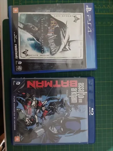 Jogo ps4 Batman retorna to arkham 2 jogos + bluray