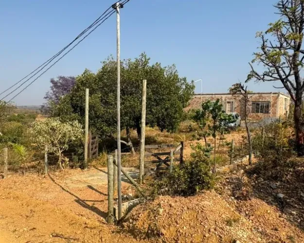 Sitio bem localizado, próximo ao vilarejo rural. Jaboticatubas.