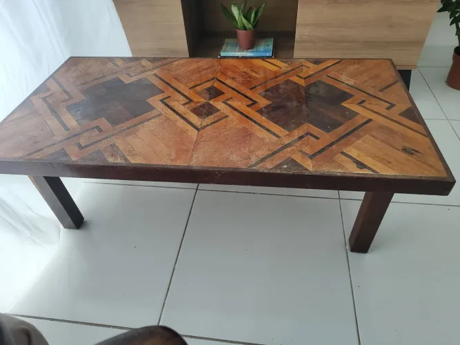 Mesa de Centro Antiga em Imbuia Maciça com Marchetaria