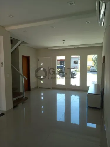 Casa em Condomínio à Venda em Horto Florestal I, Sorocaba-SP - 3 quartos, 1 suíte, 2 salas