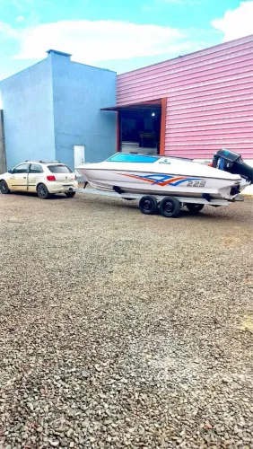Lancha 225