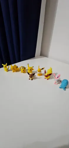 Lote 9 pokémon Tamara Tomy Pikachu, flareon, jolteon, Eevee