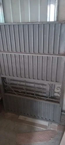 Janela kavasaki e porta de alumínio usada em ótimo estado de conservação com vidros 